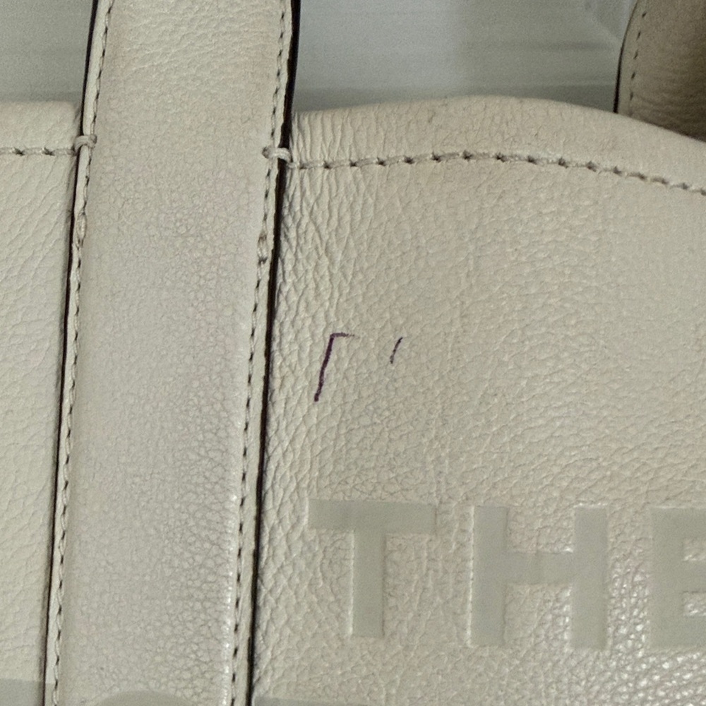 Marc Jacobs White Pebbled Leather The Tote Bag - Picture 2 of 8